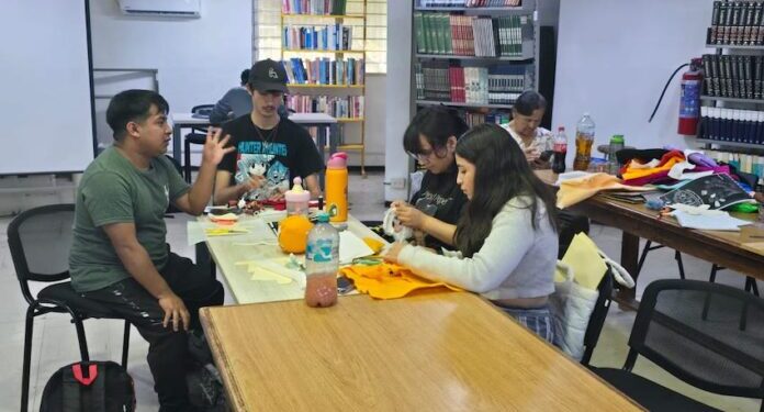Fomentan la cultura del agua mediante taller de títeres como parte de la convocatoria “Jóvenes H: Salvemos el Agua”