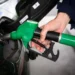 Gobierno y gasolineros fijan tope a precio del diésel de 28 pesos por litro