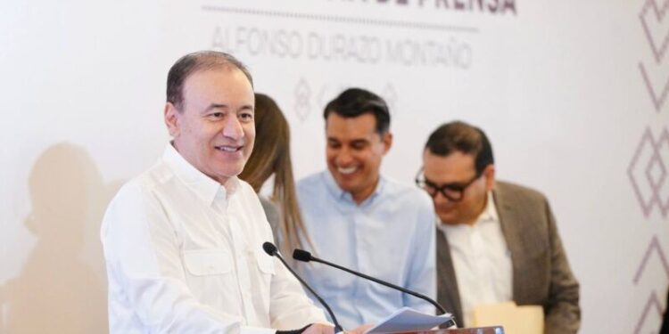 Gobernador Durazo destina la mayor inversión registrada en uniformes escolares; inicia distribución el 6 de mayo