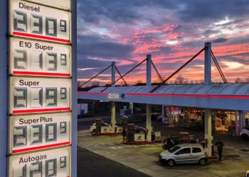 La UE pide prepararse para una “larga perturbación” de los mercados energéticos por la guerra en Irán