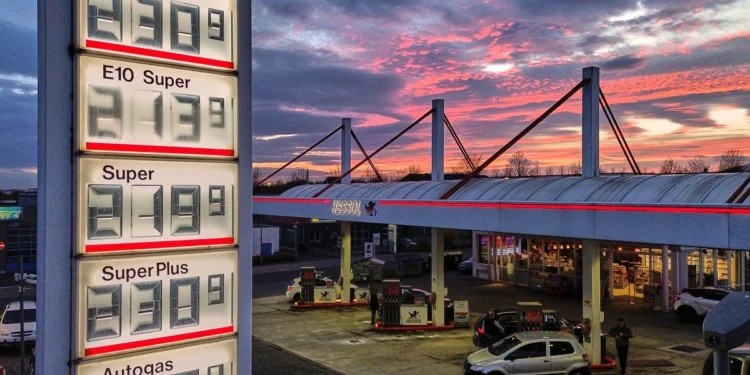 La UE pide prepararse para una “larga perturbación” de los mercados energéticos por la guerra en Irán