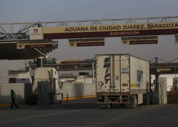 Inegi y BdeM reportan que exportaciones crecieron 15.8% en febrero; bajó déficit