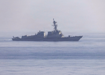 Irán anuncia que abre «completamente» el estrecho de Ormuz mientras dure alto el fuego