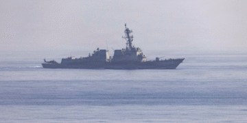 Irán anuncia que abre «completamente» el estrecho de Ormuz mientras dure alto el fuego