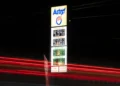 Sube gasolina en Estados Unidos a 4.23 dólares, máximo nivel en lo que va de la guerra con Irán