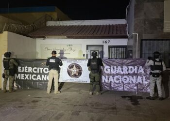 FGJES ejecuta cateo en Ciudad Obregón y asegura soluciones intravenosas e indicios relevantes relacionados a decesos por aplicación de sueros