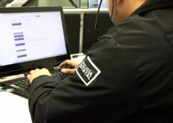 Alertan por mensajes falsos que suplantan al SAT para robar información