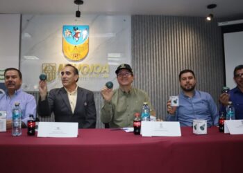 Entregan regaderas ahorradoras de Agua