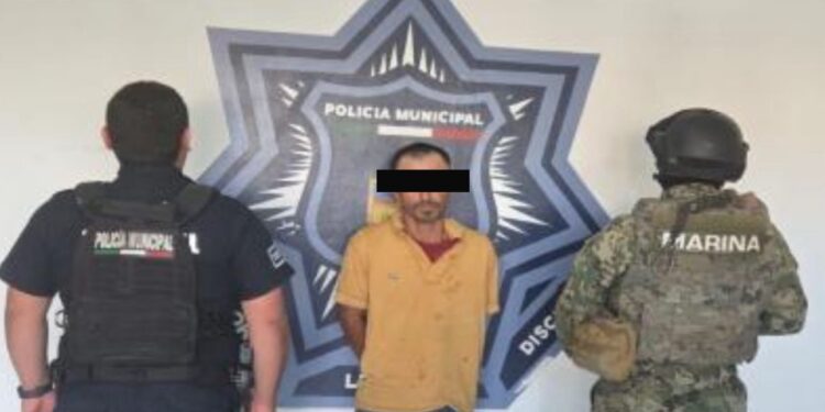 DETIENE POLICÍA MUNICIPAL A TRES PERSONAS POR VIOLENCIA FAMILIAR