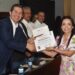 GALARDONAN A DOCENTES CON 20 AÑOS DE SERVICIO EN EL DÍA DEL MAESTRO
