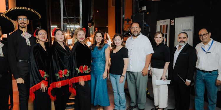Asiste Patty Ruibal al concierto “México de Mis Amores” en el cierre de las Fiestas del Pitic 2026