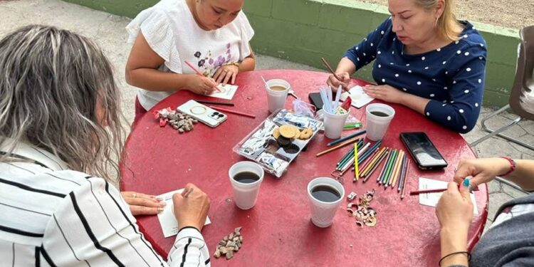 Grupos de Mujeres colaboran con la SSPC en la construcción de paz