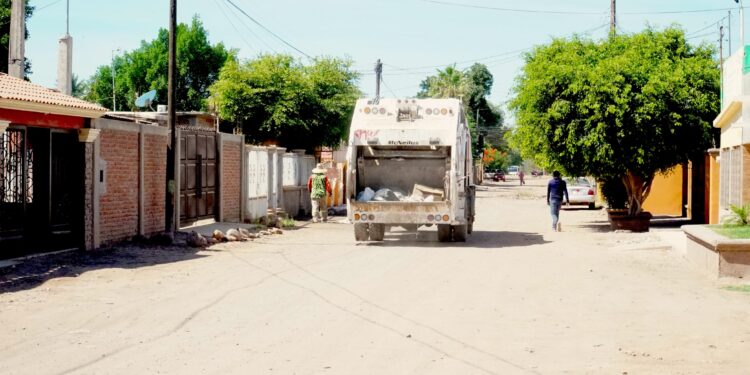 Inicia Ayuntamiento de Guaymas recolección de basura en comunidades yaquis; fortalecerán servicio con nuevas rutas y unidades