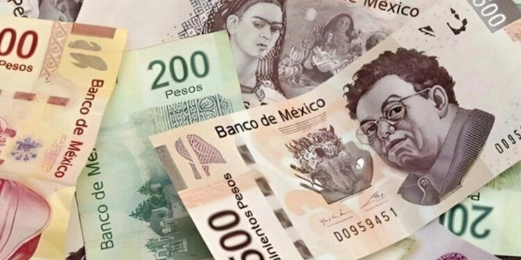 Arranca el peso con depreciación; cotiza en 17.36 por dólar
