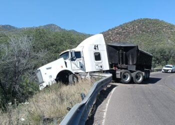 Se registra percance en el kilómetro 91 de la carretera Cananea–Ímuris