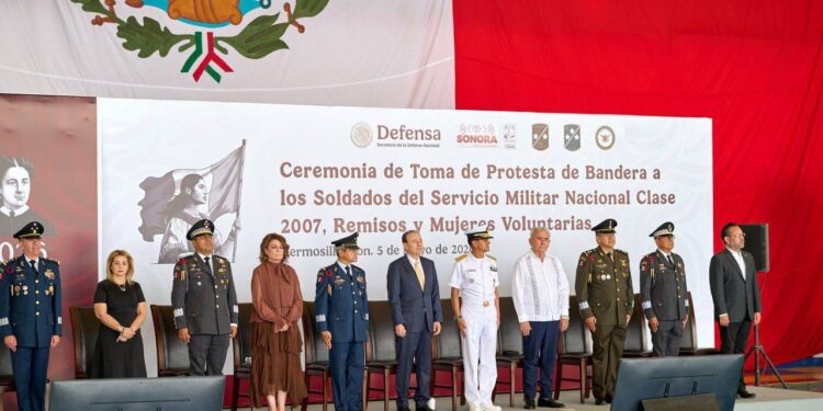 Gobernador Durazo encabeza toma de protesta de Bandera del Servicio Militar Nacional con llamado de defensa a la soberanía