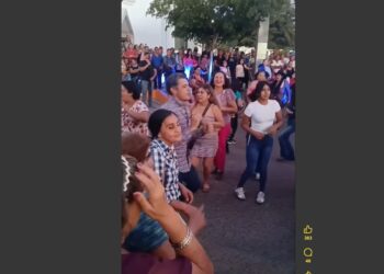 GRAN FESTEJO ANOCHE A LAS MADRES EN SU DÍA