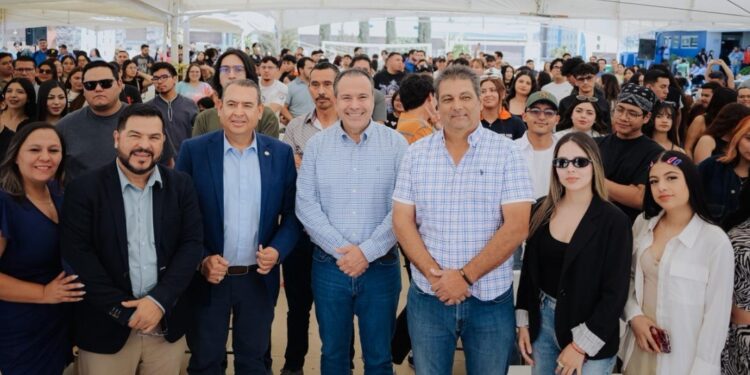 Promueve Toño Astiazarán Fiestas del Pitic en el norte del Estado