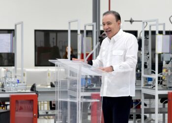 Gobernador Durazo detona crecimiento económico con inversión de 725 millones en industria aeroespacial