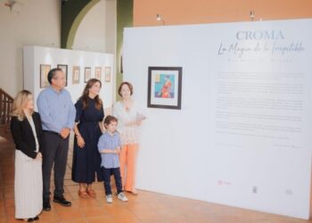 Inauguran Toño Astiazarán y Patty Ruibal Fiestas del Pitic 2026 con exposición de arte visual CROMA