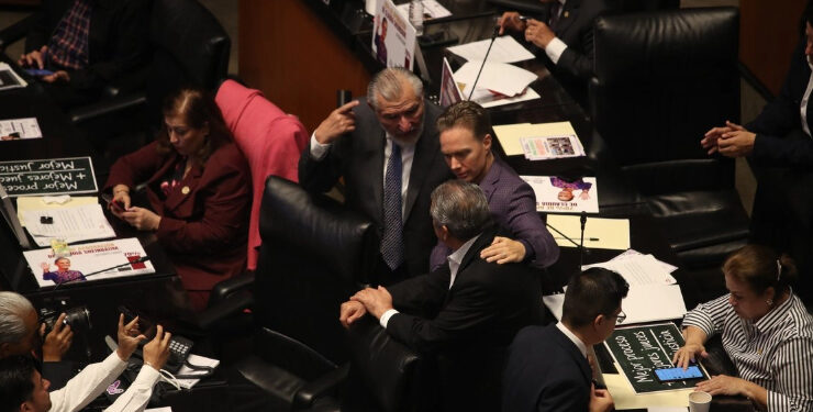 El Senado aprobó dos reformas en 16 horas de periodo extraordinario
