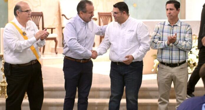 Entrega Toño Astiazarán rehabilitación de iglesia a beneficio de la comunidad