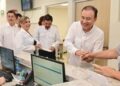Gobernador Durazo impulsa capacitación a médicos con mil becas para fortalecer atención a la salud