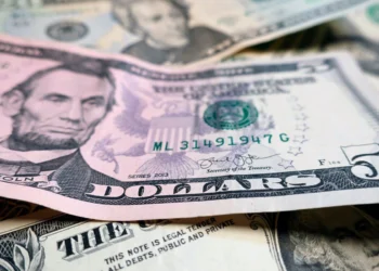 Mercados financieros arrancan mixtos la primer semana de mayo