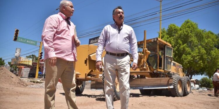 SUPERVISA JAVIER LAMARQUE OBRAS QUE TRANSFORMAN A CAJEME Y ATIENDE DE FORMA DIRECTA NECESIDADES DE FAMILIAS