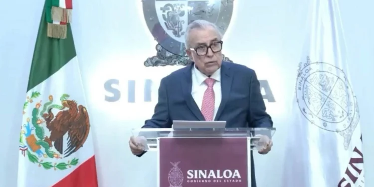 Siempre sí pide licencia Rocha Moya