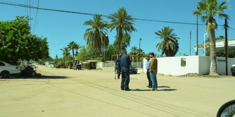 Oomapas supervisa focos rojos en la red de drenaje para prevenir derrames en Puerto Peñasco