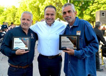 Reconoce Toño Astiazarán trayectoria y compromiso de 140 servidoras y servidores públicos municipales