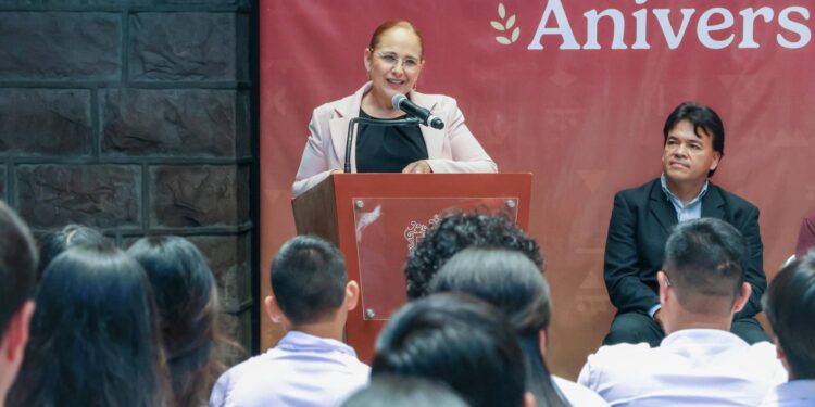 Reconoce el Ayuntamiento de Guaymas a estudiantes con excelencia académica