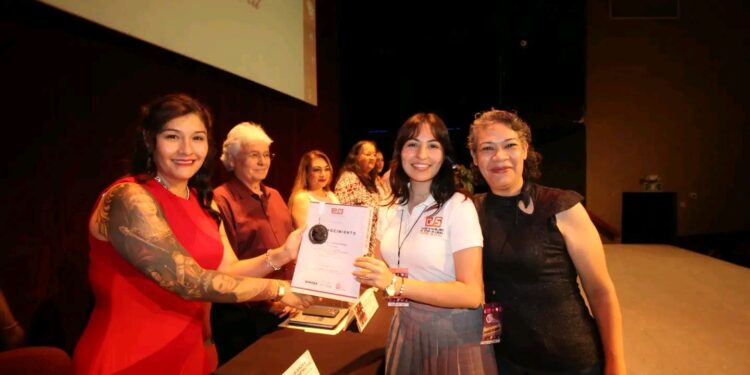 Brilla COBACH Navojoa en concurso estatal
