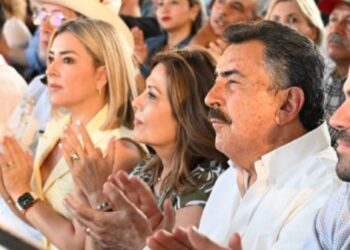 ALCALDE DE CAJEME ASISTE A ENTREGA DE CONCESIONES DE AGUA EN NAVOJOA
