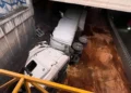 Tráiler con limpiadores vuelca en Toluca y paraliza avenida Alfredo del Mazo