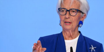 Banco Central Europeo sube sus tasas para frenar inflación provocada por la guerra en Medio Oriente