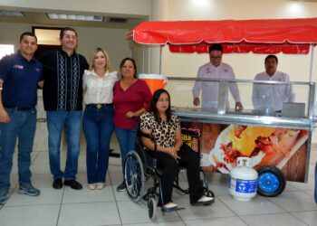 RECIBEN NAVOJOENSES PROYECTOS PRODUCTIVOS DE “YO PUEDO”
