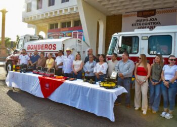 RECIBE BOMBEROS NAVOJOA VEHICULOS E INSTRUMENTAL DE TECNOLOGÍA DE ALTA GAMA ÚNICA EN EL PAIS