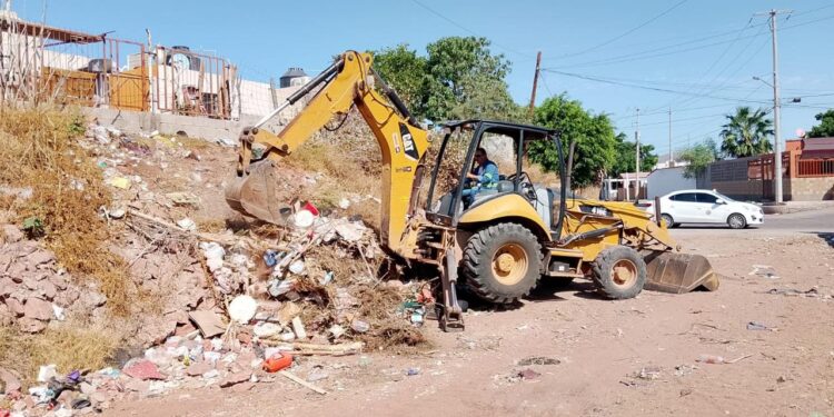 Retira Ayuntamiento de Guaymas más de 327 toneladas de basura y escombro en arroyos