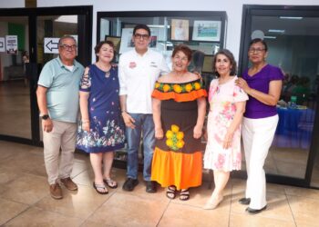 Celebran a papás de Edad de Oro