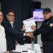 Reconocen a policías y bomberos por su entrega a Nogales