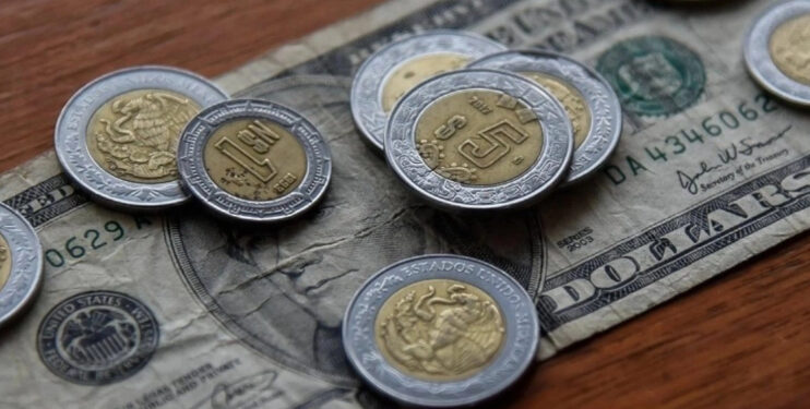 Peso se aprecia en 0.23%; cotiza en 17.32 por dólar