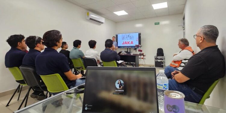 *Gobierno de Sonora impulsa capacitación de futuros profesionistas para liderar áreas tecnológicas: Itesca*