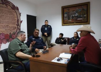 Suman esfuerzos autoridades para el control de incendio forestal en Arivechi