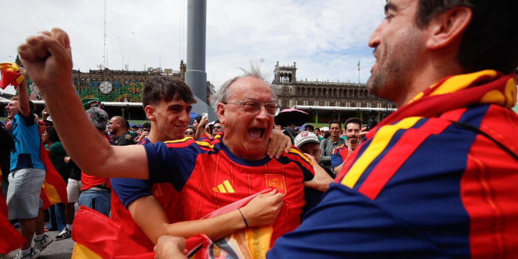 Desalentaron altos precios el festejo del Día del Padre en el FIFA Fan Fest