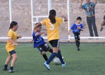 Continúan emociones y goleadas en El Mundialito H