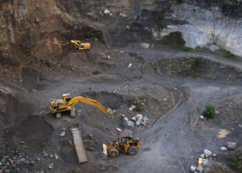 Prosperidad de la minería es sólo para dueños de concesiones: especialistas