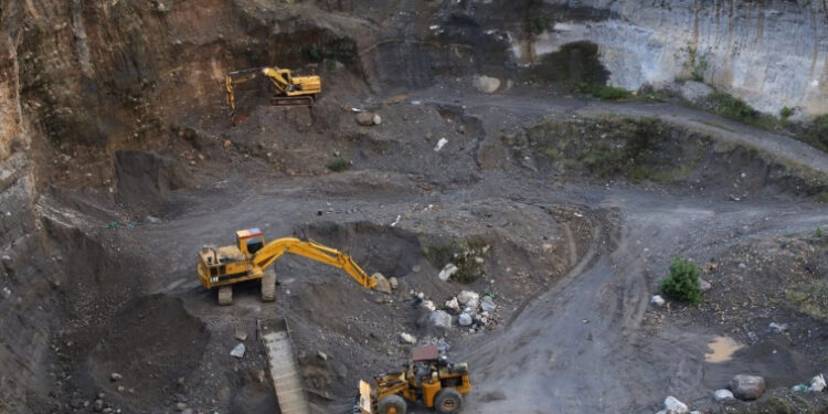 Prosperidad de la minería es sólo para dueños de concesiones: especialistas