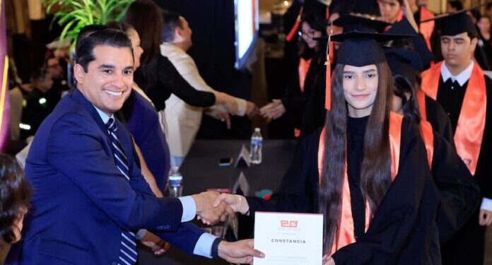 Se gradúan más de siete mil estudiantes de Cobach Sonora